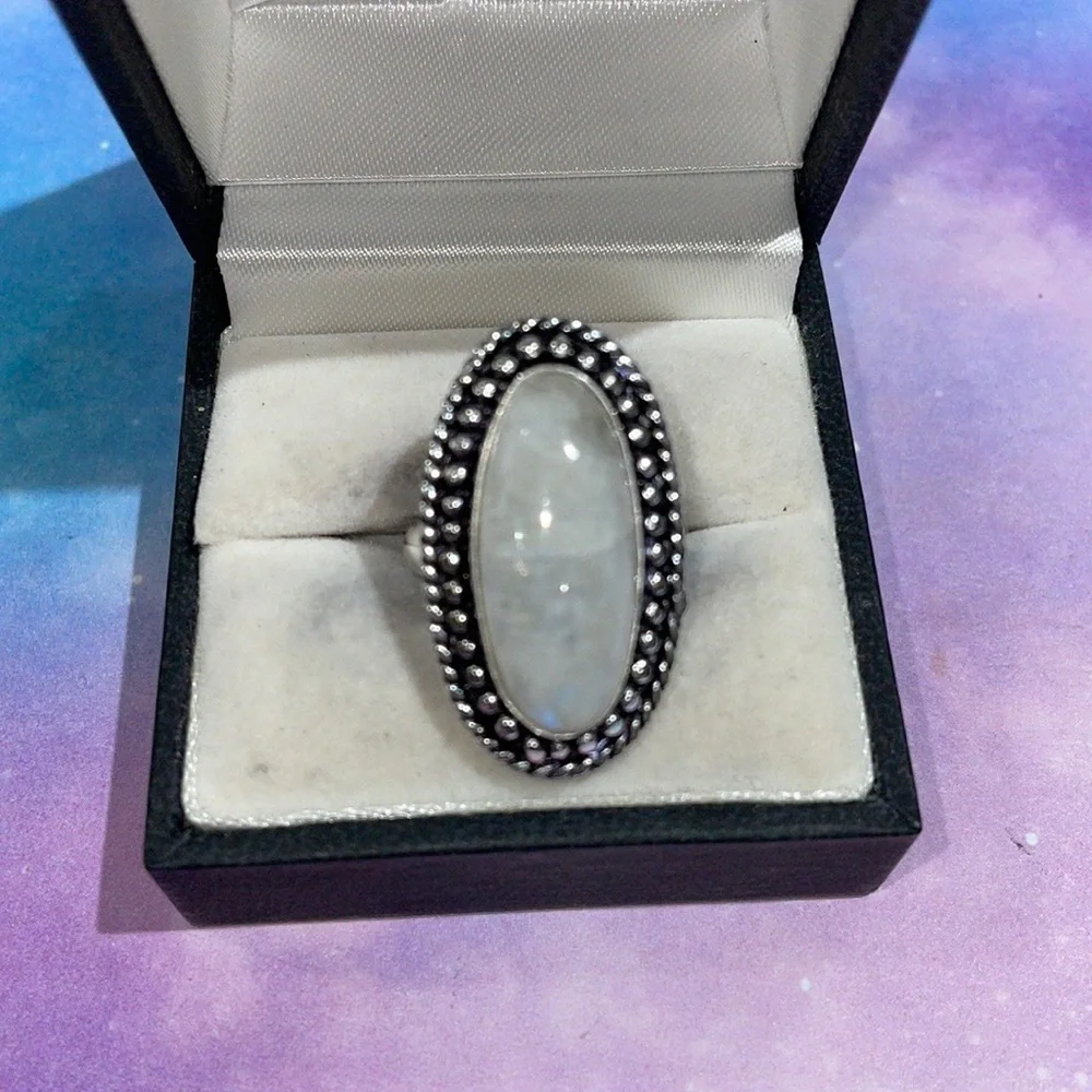 Moonstone ๐ Ring - Picture 2 of 12